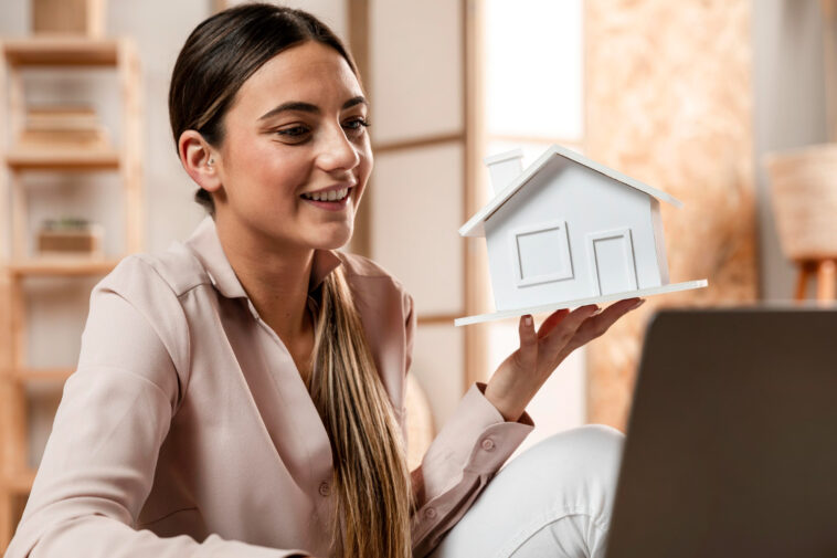 Hybrid Mortgages: Straddling Two Worlds of Home Financing